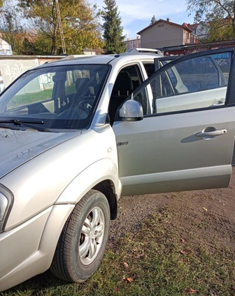 Hyundai Tucson cena 17500 przebieg: 227700, rok produkcji 2008 z Debrzno małe 301